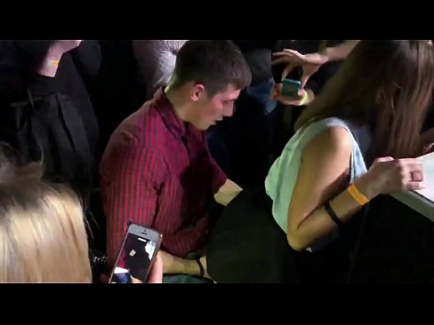 ❤️ ibalopo gidi ni a Russian nightclub. 18-odun-atijọ Russian girl ni anus ati obo buru jai ni a nightclub ️❌ Ohun onihoho didara ️❤